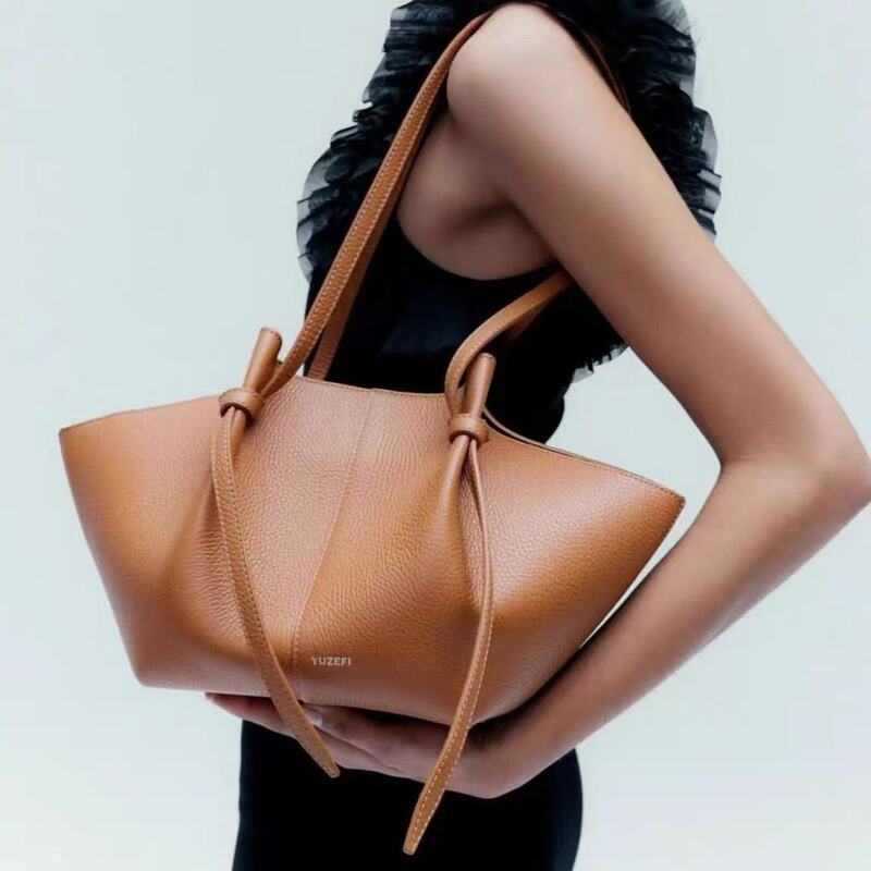 Yuzefi Tote Bag Trendy Versatile Tote Bag Light Luxury Handbag Wing Bag Large Capacity Commuter Fashion Shoulder Bag Yuzefi Tote Bag Trendy Versatile Tote Bag Light Luxury Handbag Wing Bag Large Capacity Commuter Fashion Shoulder Bag
