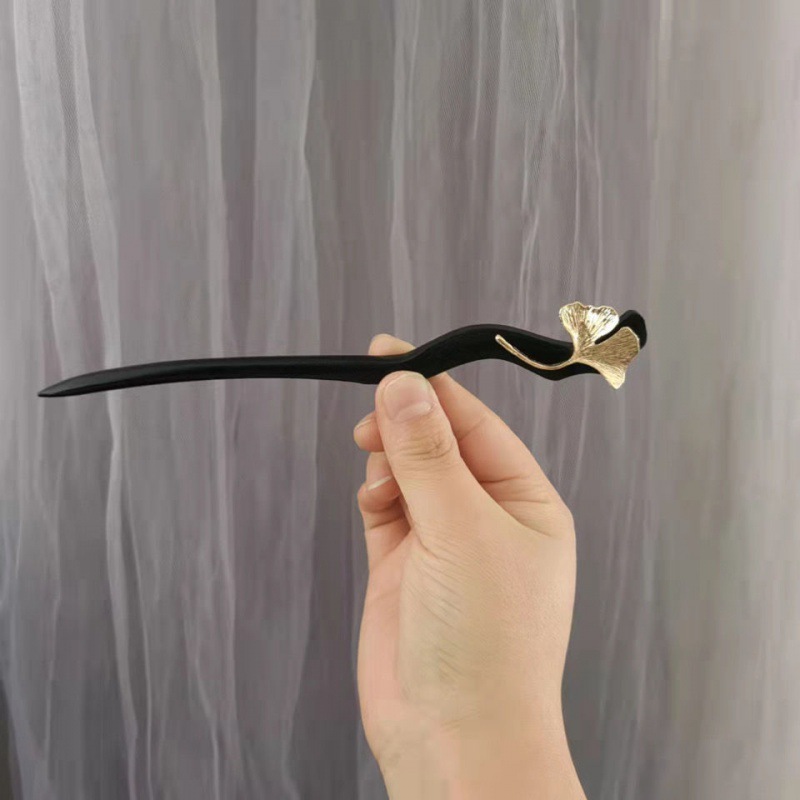 Hairpin daily Ebony Red sandalwood Ginkgo biloba Hairpin Antiquity Simplicity modern Flaxen Hair Headdress woodiness Self-defense Ultra cents