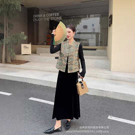 2025新款刺绣新中式马甲上衣女妈妈国风盘扣唐装衣服无袖坎肩外套