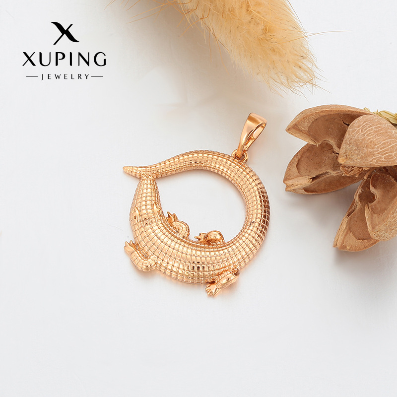 Xuping nicho de diseño de estilo de cocodrilo personalidad transfronteriza europea y americana colgante de aleación de cobre colgante de estilo retro al por mayor mujer