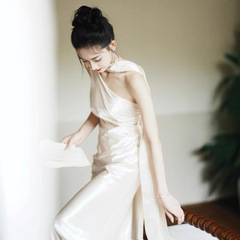 法式缎面轻婚纱订婚礼服连衣裙高级感简约敬酒服轻奢小众新娘晨袍