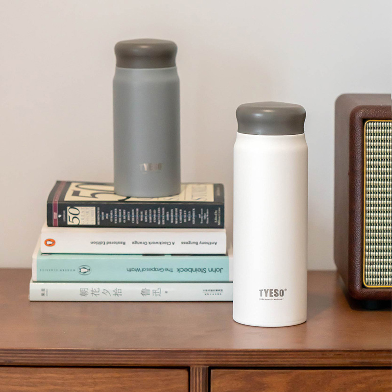 남학생과 여학생을 위한 Taishuo의 새로운 대용량 스테인레스 스틸 보온병 컵, 고급스럽고 간단한 휴대용 물컵 360ml