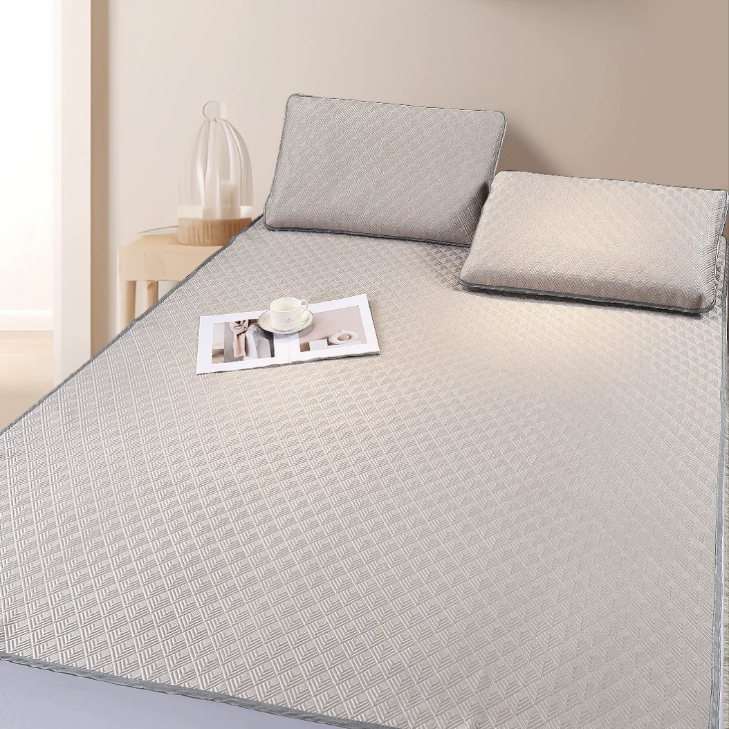 Шелковый простынь/простыня? Wait ensure translation: The input: "Silk sheet, mattress, summer protective case, mat, bedspread, set, “Frozen”, 3 piece set"