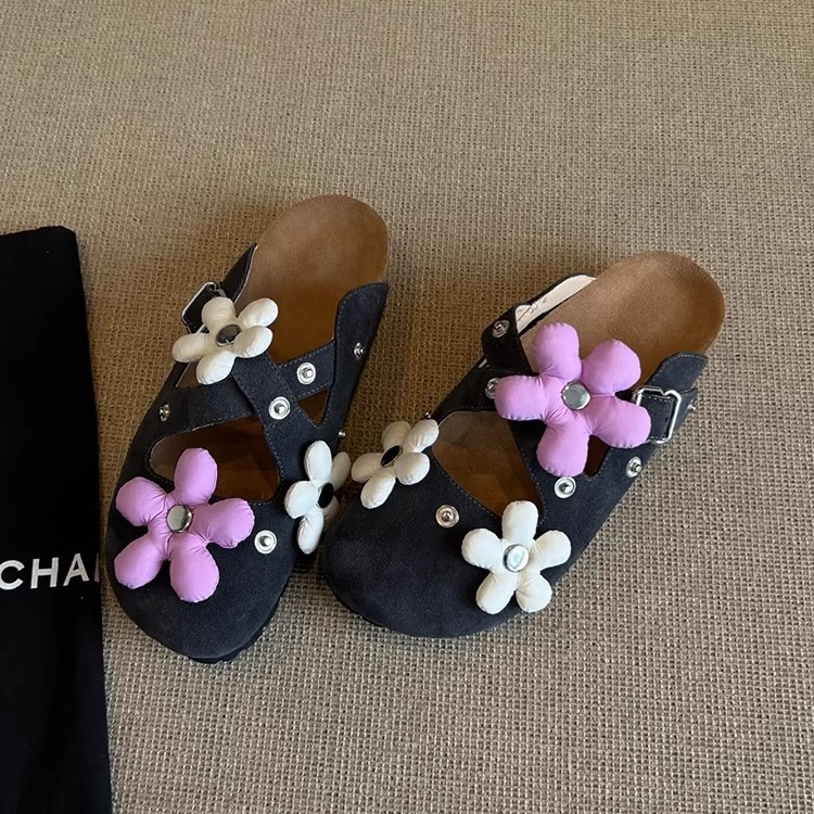 Versión de piel de oveja ~ Diseño de nicho hebilla de flor desmontable Birkenmuller zapatos mujer remache retro suela gruesa zapatillas de puntera