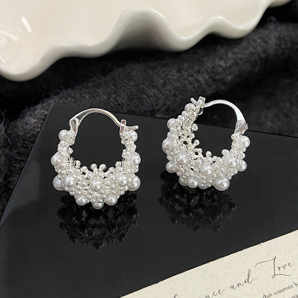 Retro classic fashionable sophisticated brand earrings