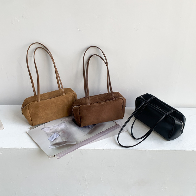 Autumn and winter Korean-style suede Boston bag, simple and fashionable new handbag, women's vintage pillow shoulder bag Autumn and winter Korean-style suede Boston bag, simple and fashionable new handbag, women's vintage pillow shoulder bag