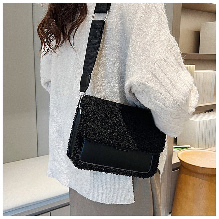 The 2024 new Korean-style trendy square lambskin patchwork single-shoulder crossbody bag is a fashionable and cute small square bag for girls undefined
