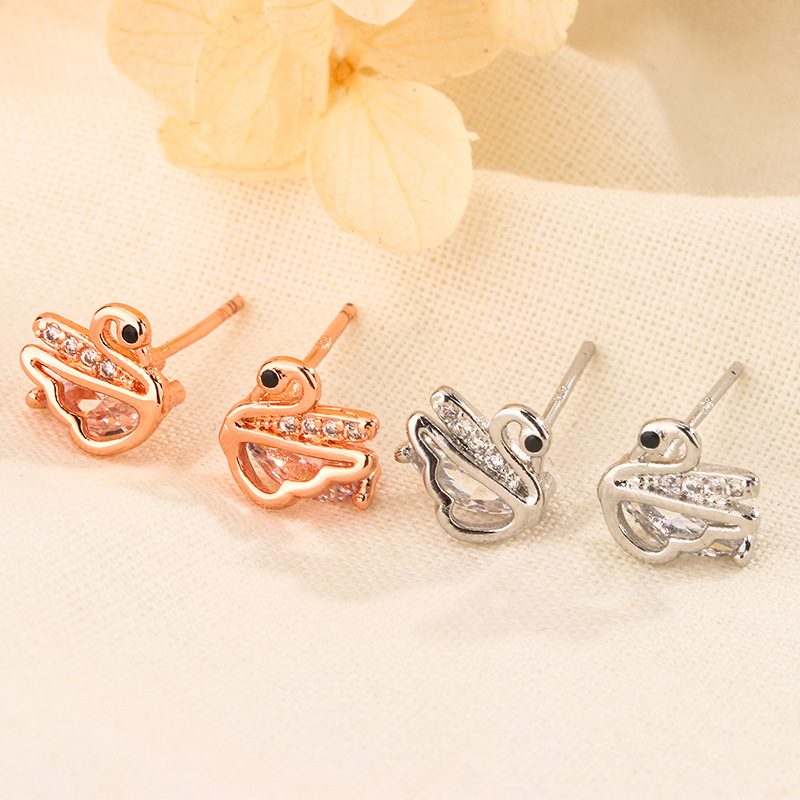 小天鵝鑲鑽耳釘女法式氣質輕奢高級耳環日韓百搭耳飾品代發