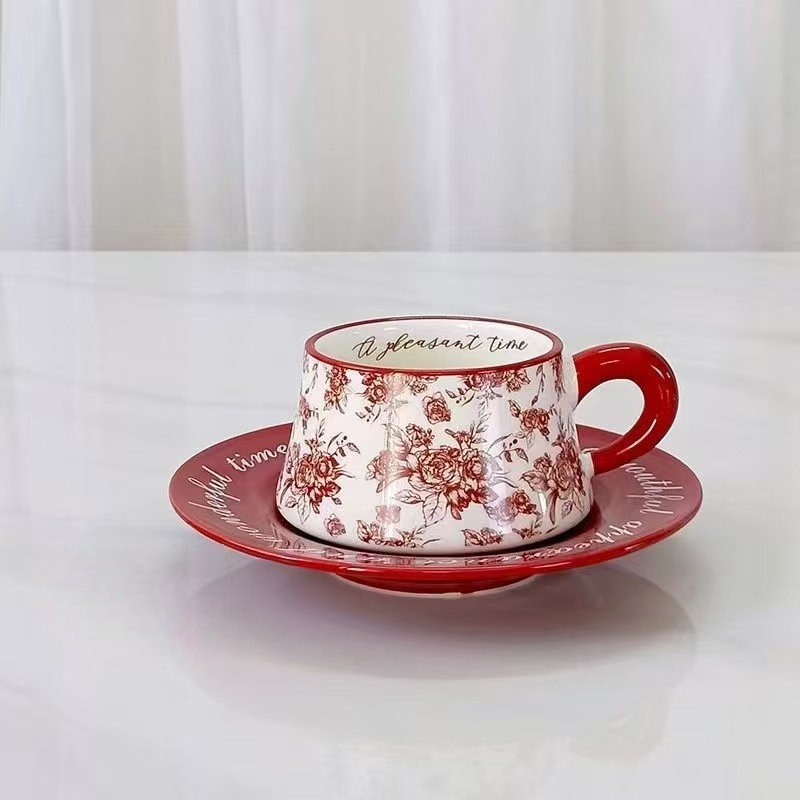 Tazas de café retro americanas y platos parejas de alto valor de cara taza de café popular en línea taza de menú de la tarde para mujeres personales