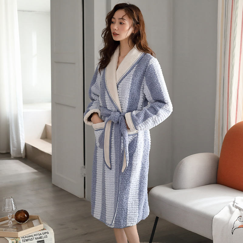 high-grade Simplicity Wealth Velvet pajamas Coral winter thickening keep warm robe Flannel Home Furnishings
