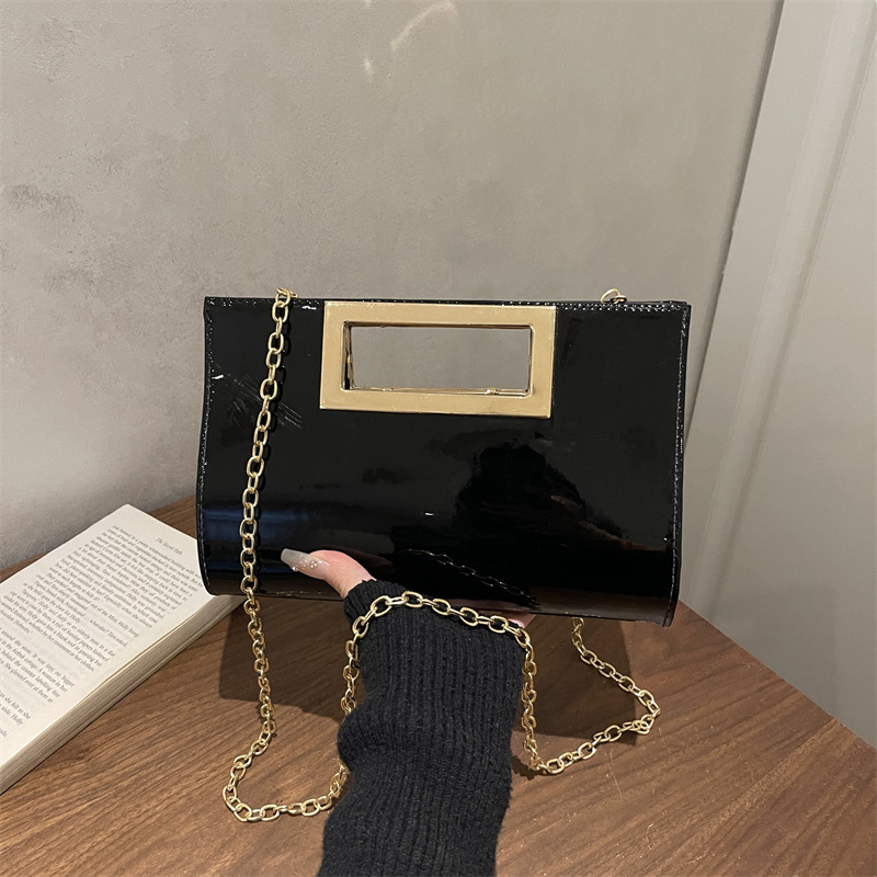 Borsa a tracolla elegante da donna in pelle verniciata_voghion.com