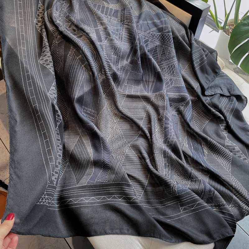 Comercio exterior transfronterizo cadena Totem algodón y lino sensación impresión grande bufanda cuadrada playa protector solar bufanda 135*135cm