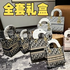 新しい大容量ショッピングバッグ 2025 新しい老眼キャンバスショルダーポータブルトートバッグニッチライト高級レディースバッグ
