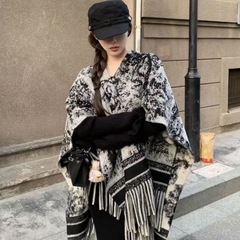 水墨画民族风披肩旅行拍照休闲外搭空调房办公室保暖开叉流苏披肩
