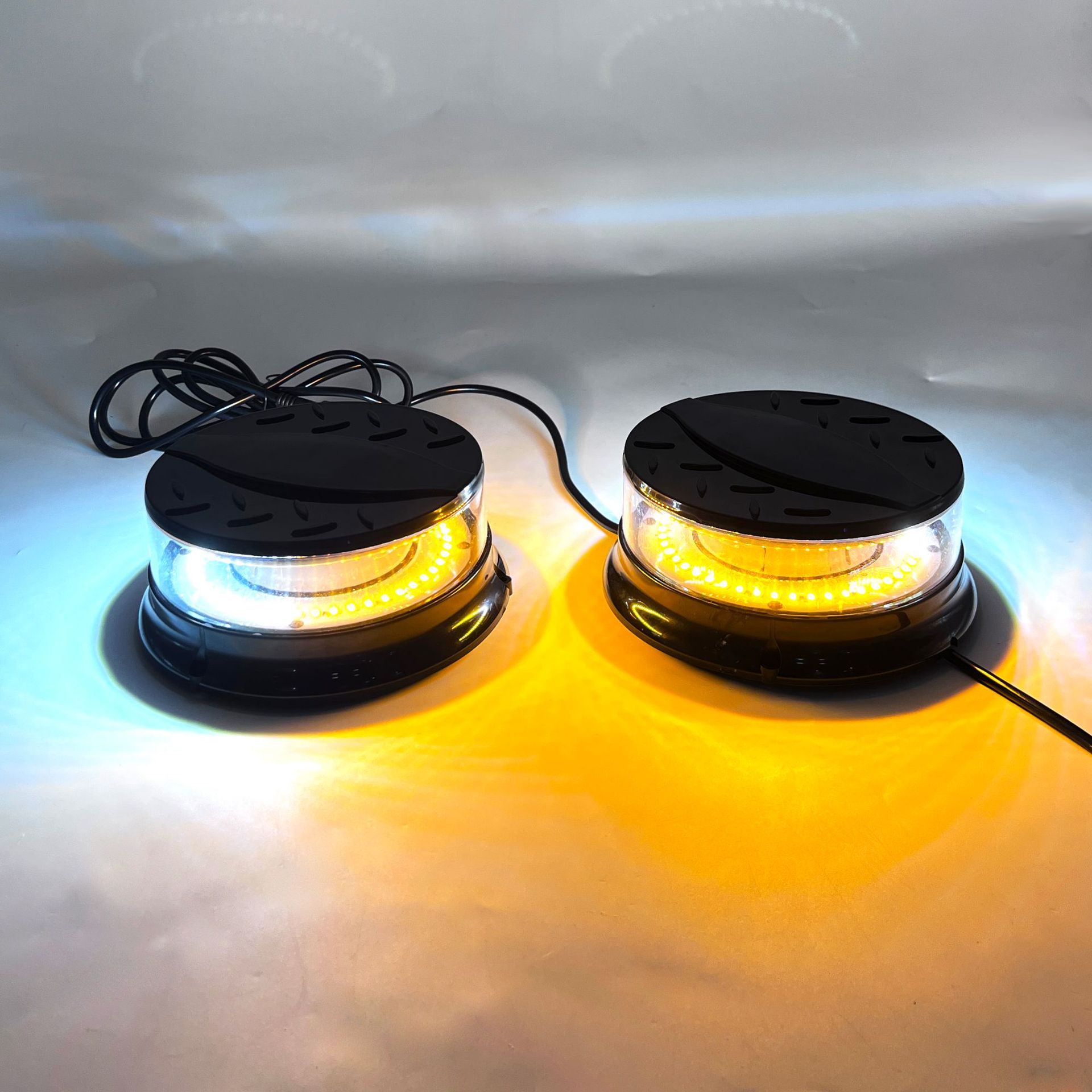 One-To-Two Alarm Led Light, Roof Atmosphere Warning, Waterproof, Color-Changing Emergency Strobe Light with Strong Magnetic Base