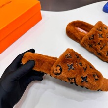 驴家L羊毛一体V毛毛拖鞋女秋冬外穿羊羔毛一字拖保暖字母秋冬保暖