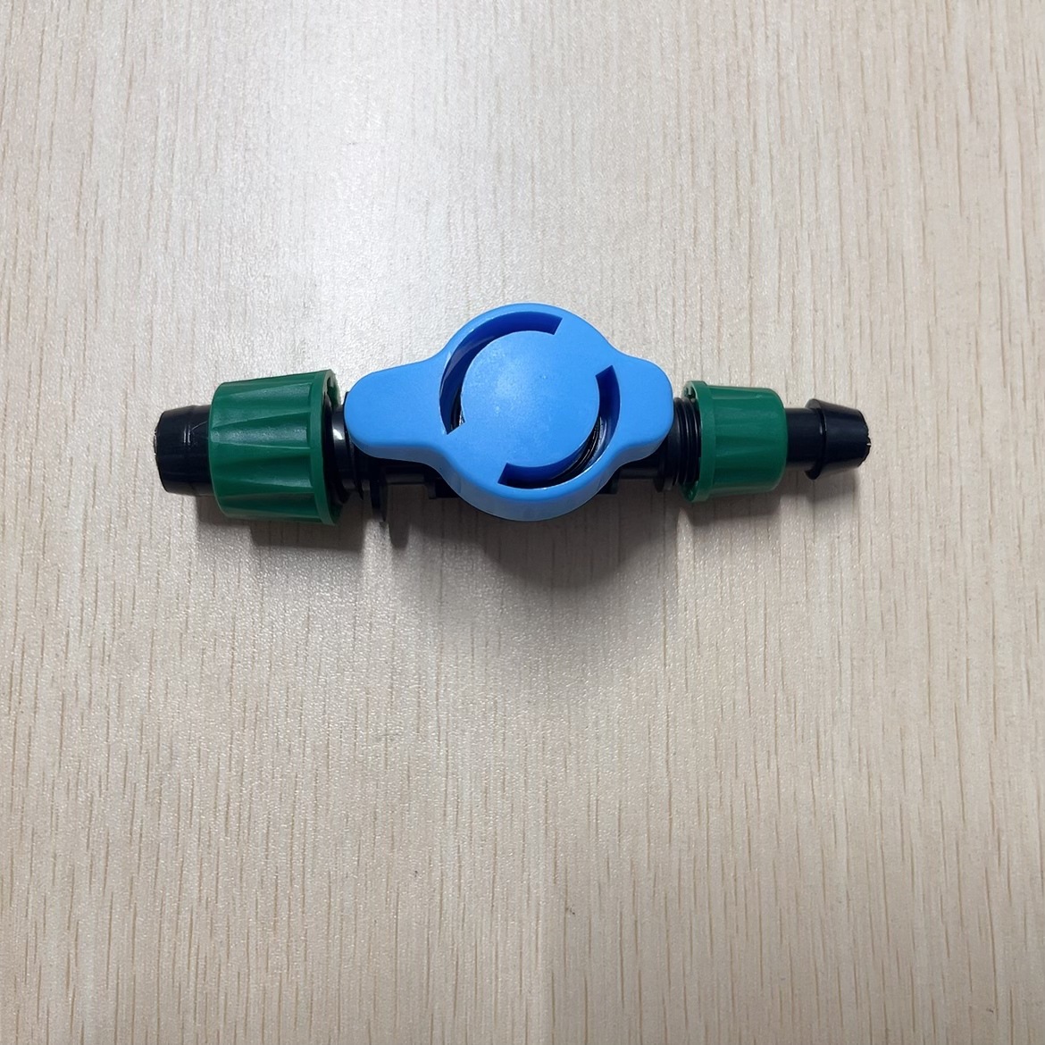 Nuevo mango azul 16 riego por goteo con tapa de doble bloqueo válvula de derivación sin válvula de