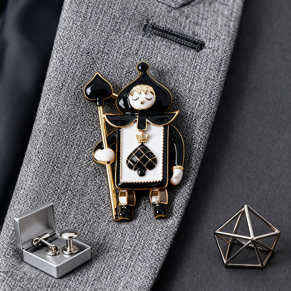 Christmas Creative Retro Alloy Enamel Spade Soldier Badge Brooch Fashionable and Stylish Unisex Clothing Brooch