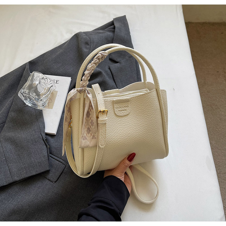 This year, the popular hand-held bucket bag for women in 2025 is a new, fashionable and simple single-shoulder small handbag that is versatile for commuting undefined