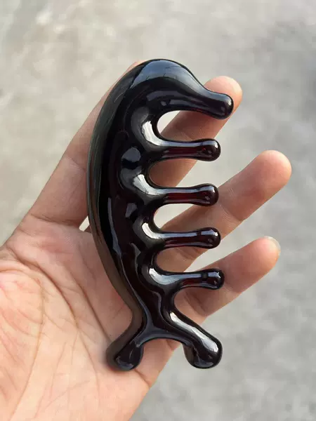 Dolphin massage comb [PS material]