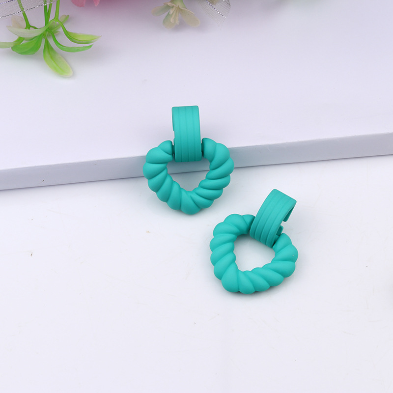 11g Weight Drop Earrings Classification 1 Pair Quantity Daily Occasion Acrylic Material Heart Shape Pattern Women'S Gender Spray Paint Design Fashion Style 1 Pair Fashion Heart Shape Spray Paint Arylic Drop Earrings 9