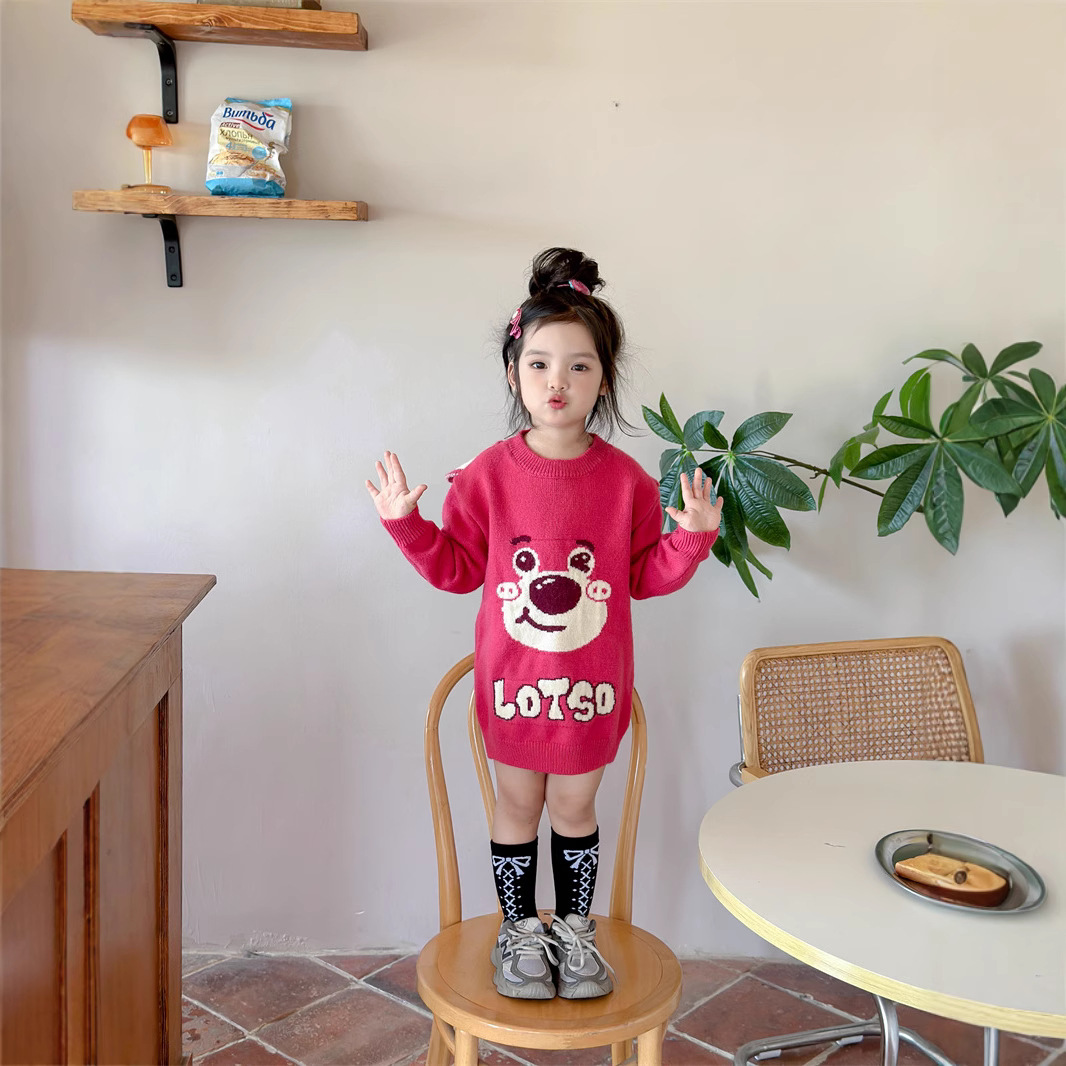 2023 Otoño e Invierno nueva dulce niña fresa oso coolomi tridimensional de dibujos animados lindo vestido de suéter