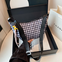 ���sС�����p�㺆�s������Ӱ���2025�＾�¿����e��Ů�ٴ�μ�