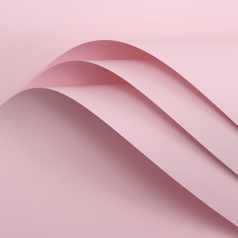 Papel de moda flores materiales floristas pequeños paquetes de flores al por mayor papel de embalaje de película mate espesa en stock