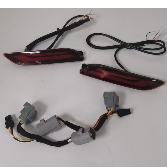 Adecuado para Toyota Camry trasero parachoques luz 18 Camry luz de advertencia modificada luz de freno LED trasera