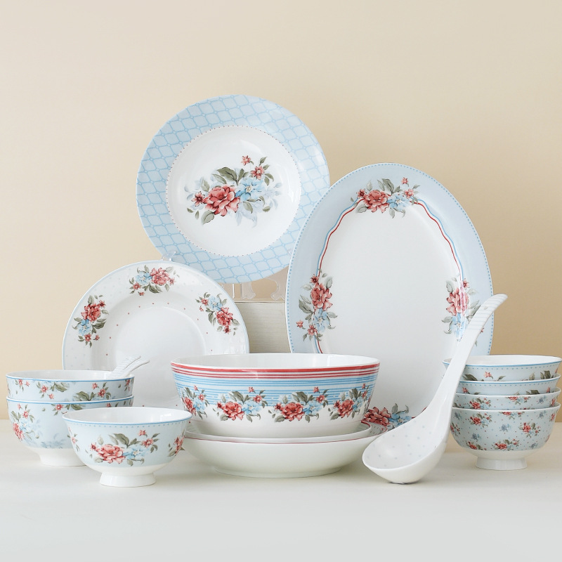 Flores románticas de alto valor de hueso de porcelana cubiertos set platos cucharas casamiento nuevo set de cubiertos de cerámica palillos set