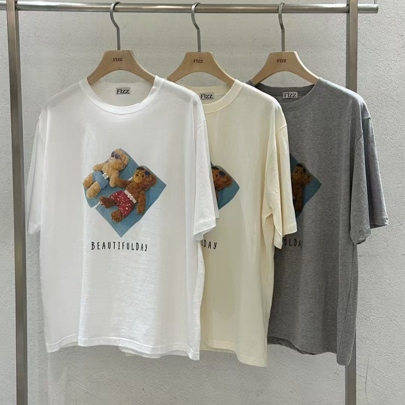 Special Offer, Non-Returnable/Exchangeable/Fizz Dongdaemun Two Cartoon Bears Bowknot Decorative Buckle Round Neck Short-Sleeve T-Shirt for Women