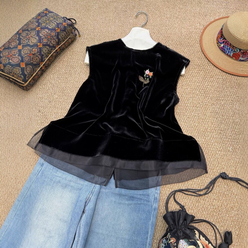 New Arrival 2026 Luxury New Chinese-Style Hand-Decorated Beaded Silk Velvet Blouse French Age-Reducing Sleeveless Shirt
