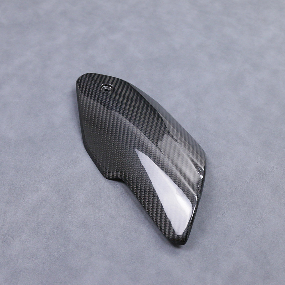 Suitable for CFMOTO spring wind 800NK sharp + motorcycle carbon fiber shell modification Accessories exhaust pipe cover