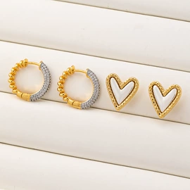 项链;耳环;手链