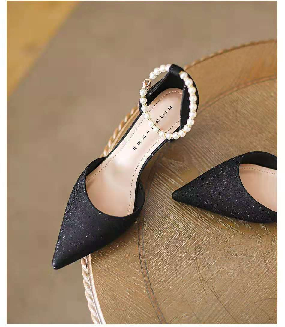 Zapatos de cabeza afilada para mujeres 2026 primavera nuevo estilo con perlas de hadas tacones altos blancos tacones delgados