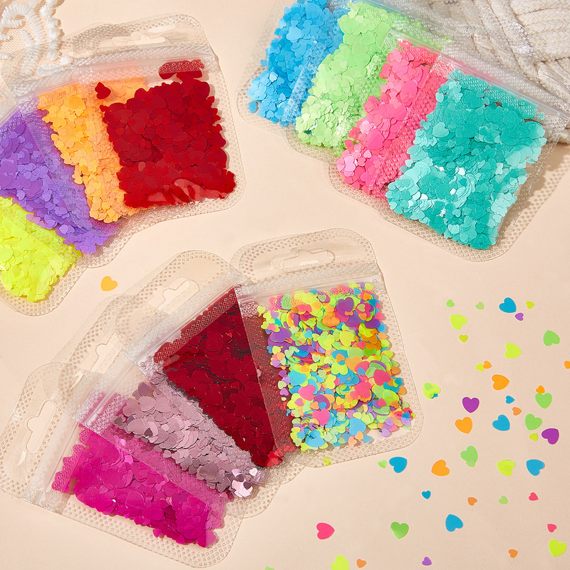 Nail art sequins Valentine's Day bag size mixed color magic color heart-shaped love laser DIY accessories mixed