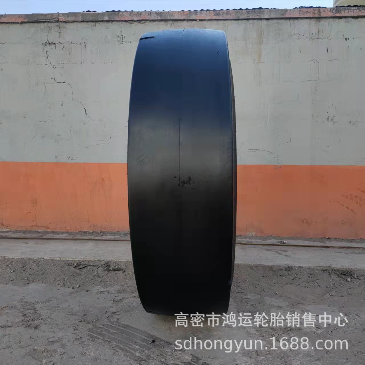 工程铲运机20.5R25 29.5R25 矿用矿井轮胎 18.00R25 L-5S光面轮胎