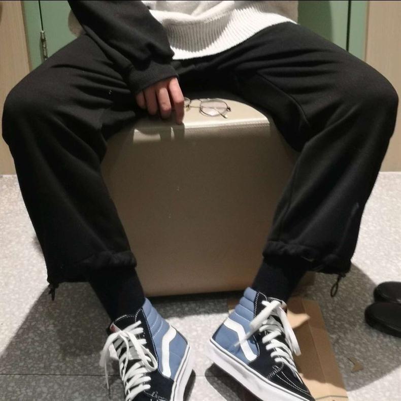 High Top Canvas Shoe 2