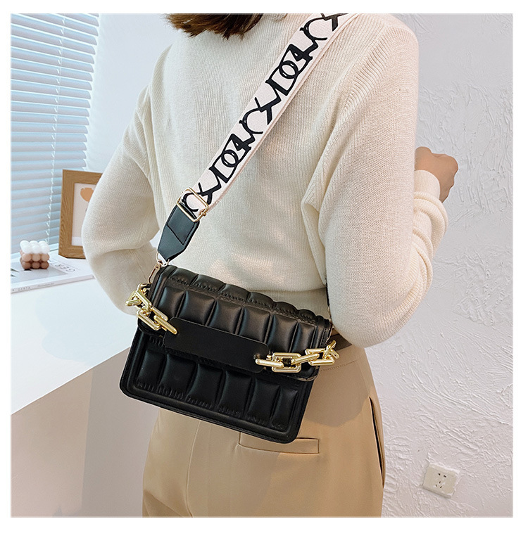 Simple Wide Shoulder Strap One-shoulder Small Square Bag Wholesale Nihaojewelry display picture 7