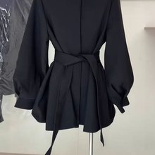 法式赫本风圆领灯笼袖连衣裙女2025春季新款气质系带收腰西装裙