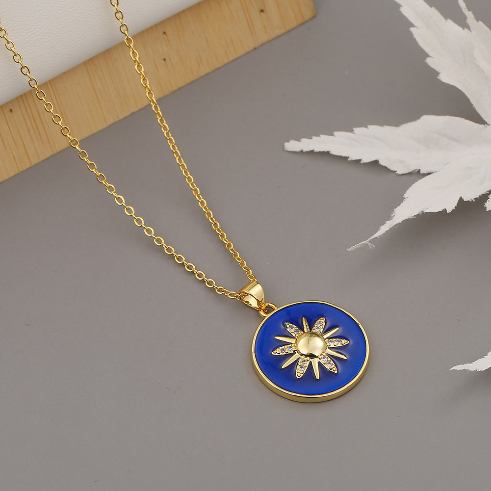 Fashion Round Sun Flower Pendant Necklace display picture 11