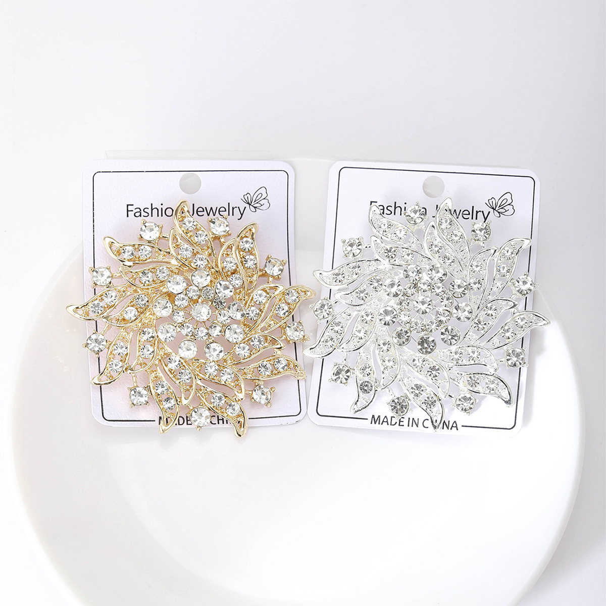 Nuova spilla di strass alla moda retrò, spilla per vestiti versatile di alta qualità fissa i vestiti_voghion.com