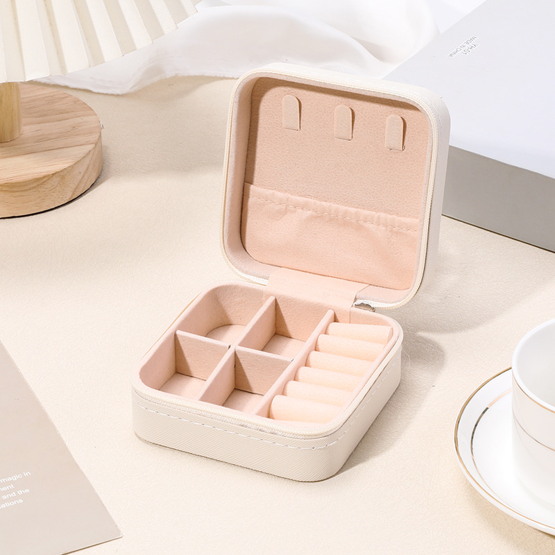 Caja de almacenamiento de viaje portátil pequeña y exquisita caja de joyas de viaje europea anillo collar pendientes pendientes caja de joyas