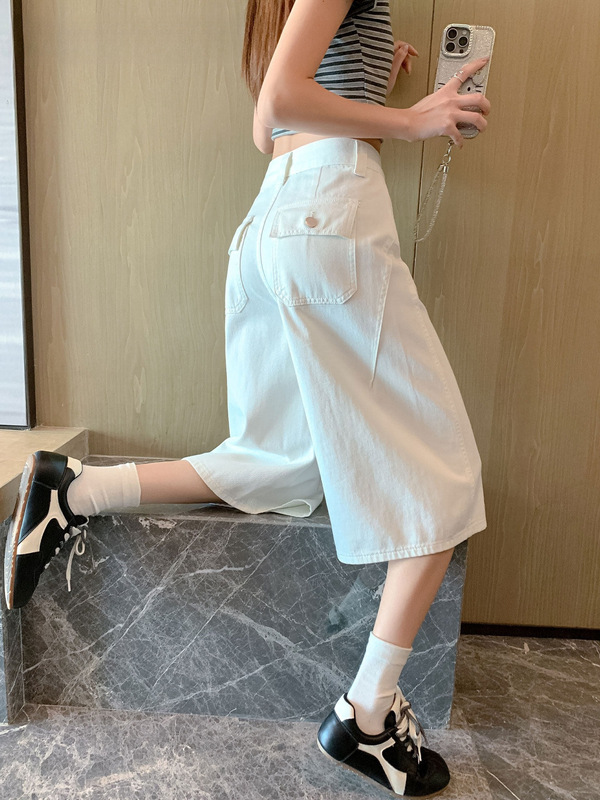 White Cropped Denim Shorts for Women, Summer Thin Style, New Trendy Model, Super Popular for Petite Figures, Six-Point Length Mid-Length Pants White Cropped Denim Shorts for Women, Summer Thin Style, New Trendy Model, Super Popular for Petite Figures, Six-Point Length Mid-Length Pants