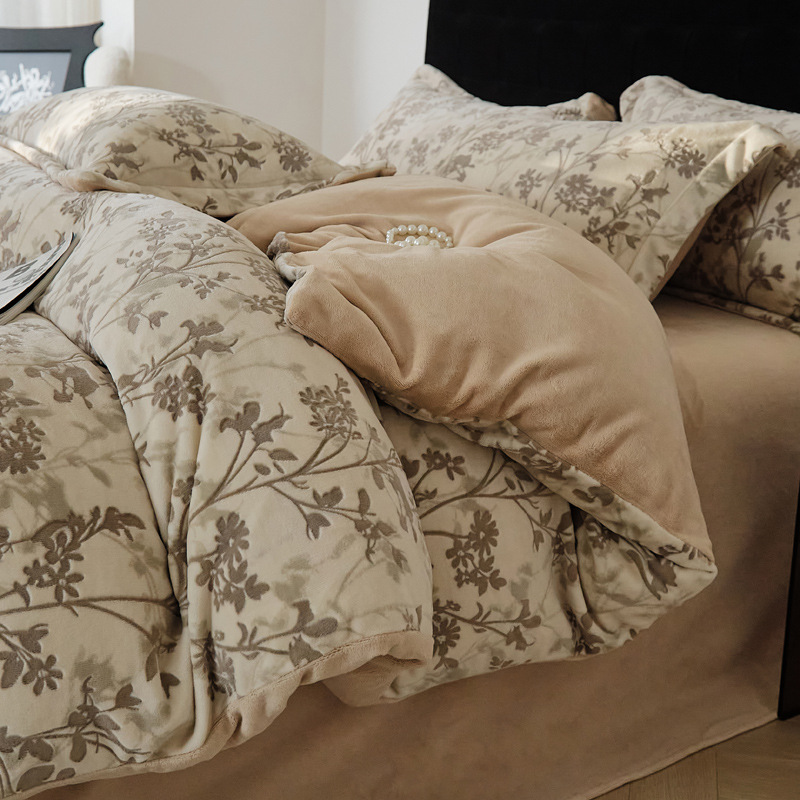 Luz de lujo americano tallado sábanas de seda de cuatro piezas de seda de coral de cuatro piezas de seda de leche de cuatro piezas de sábanas de seda de bebé sábanas de cama