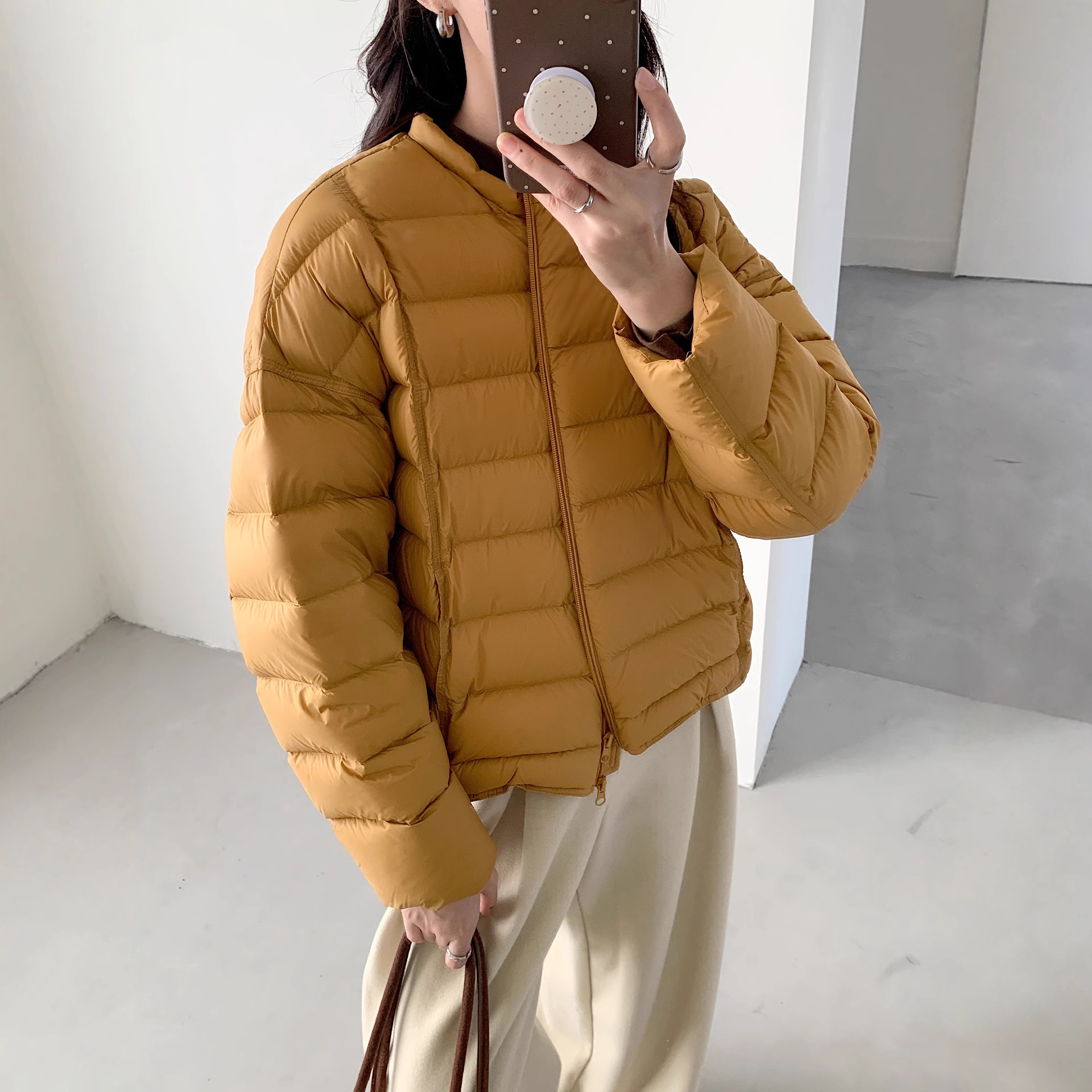 高级感超好看羽绒服女2025新款极简风圆领短款白鸭绒保暖韩版外套