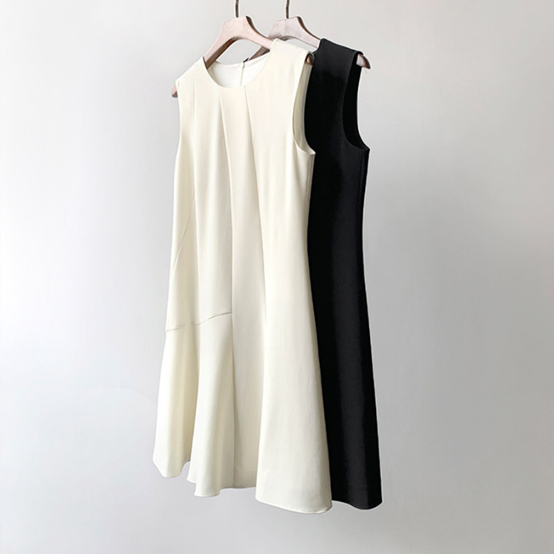 European and American high-end evergreen ~ three-dimensional cut elegant irregular sleeveless acetate stitching dress European and American high-end evergreen ~ three-dimensional cut elegant irregular sleeveless acetate stitching dress