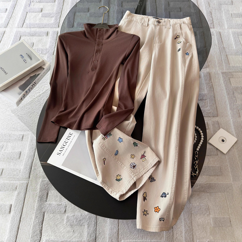 Casual Sports Suit for Women in Autum, Slim Fit, Half Turtleneck, Long-Sleeved T-Shirt, Embroidered Denim Wide-Leg Pants Two-Piece Set Casual Sports Suit for Women in Autum, Slim Fit, Half Turtleneck, Long-Sleeved T-Shirt, Embroidered Denim Wide-Leg Pants Two-Piece Set