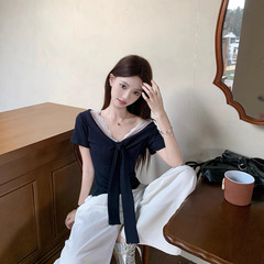 純粋な欲望スタイルのレースステッチ半袖レディース夏ニッチデザインウエストTシャツストラップ付きVネックネイビーブルートップ