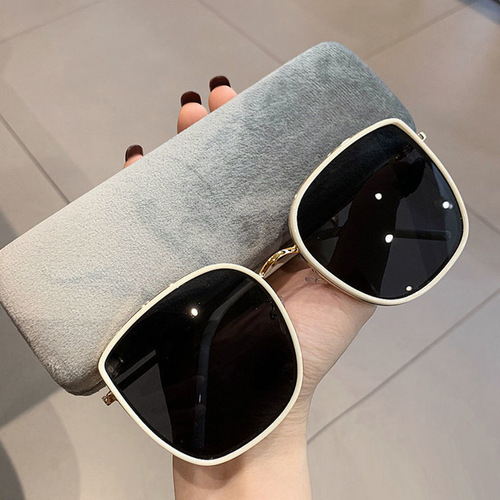 Xiaohongshu Live Same Style Classic Retro Square Metal Sunglasses for Driving and Fishing, UV Protection